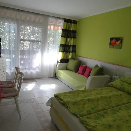 Lägenhet Bogi Apartman *